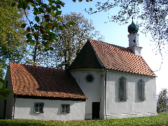 Die Bergkirche in der Seitenansicht